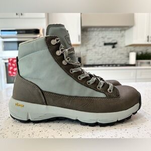 Danner Women’s Explorer 650 Size 9.5 Gray Atlantic Blue 6” Hiking Boots 65717